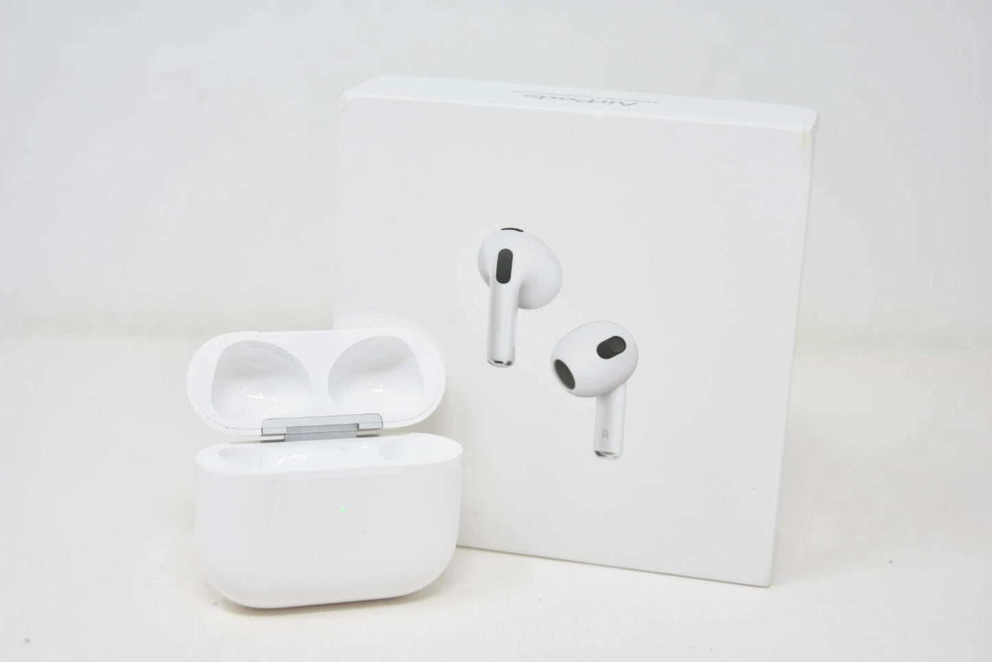 Apple AirPods 4 Bluetooth 5.3 with USB-C and Wireless Charging Case